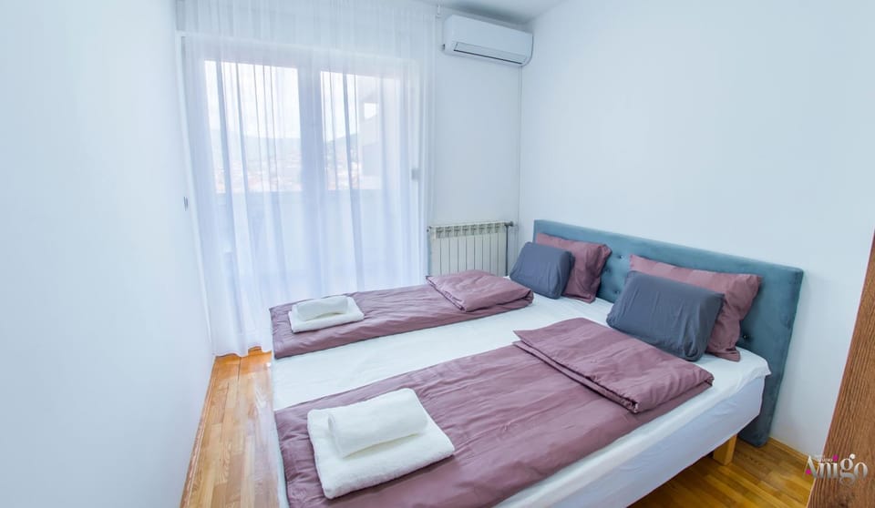 Bed, Photo of the whole room, Bedroom, towels, air conditioner