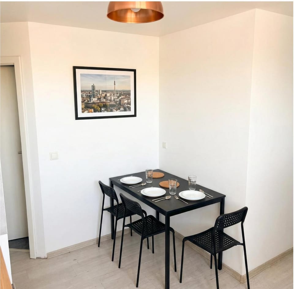 Dining area, Food