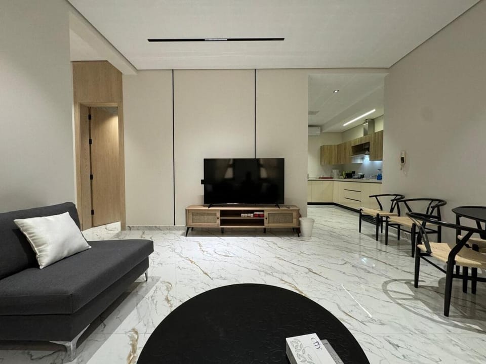 Communal lounge/ TV room, TV and multimedia, Kitchen or kitchenette, Living room, Seating area, Dining area, Evening entertainment