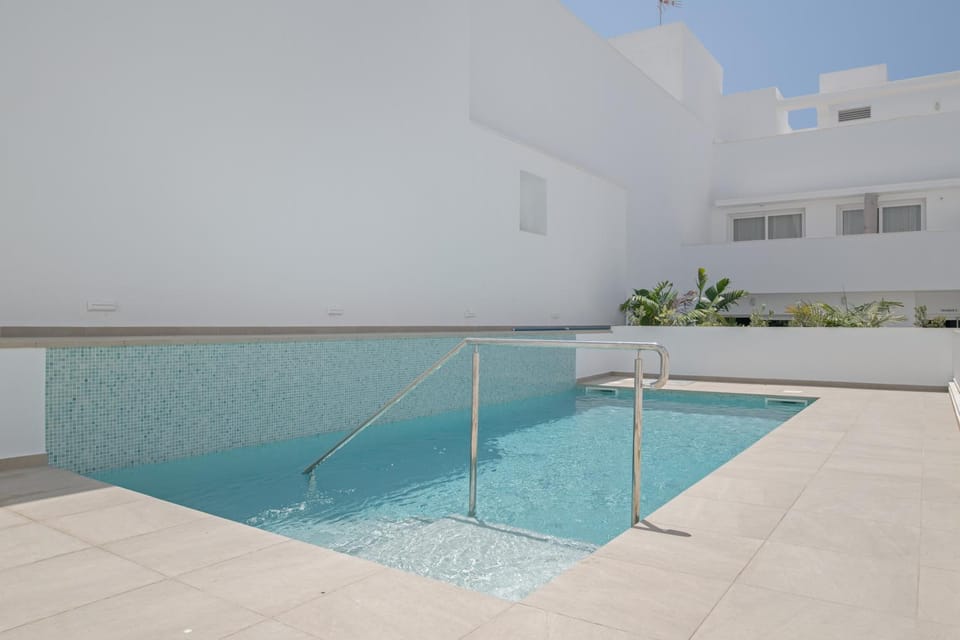 Property building, Swimming pool