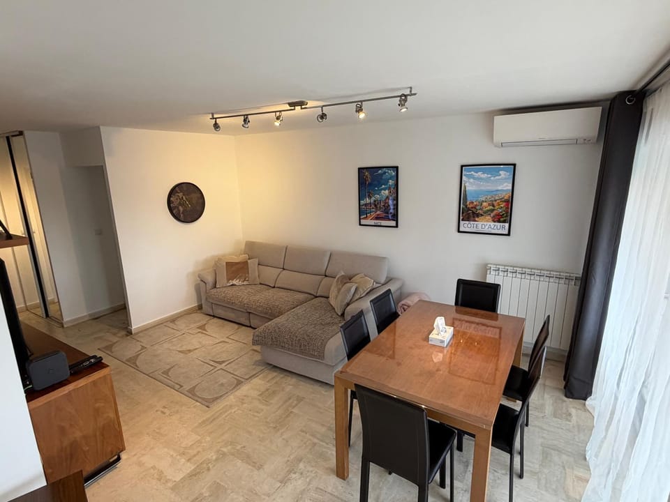 Les Jardins de la mer Apartment in Antibes