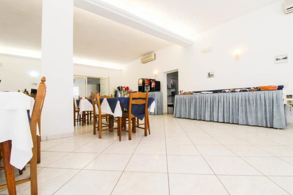 Restaurant/places to eat, Dining area