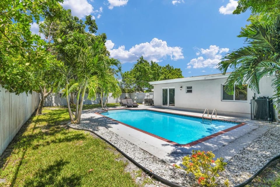 4BR Private Heated Pool | BBQ + Sunny Patio | Boca Raton House in Boca Raton