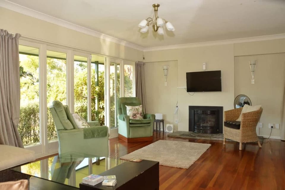 Happiness is Huia a block from the lake House in Taupo
