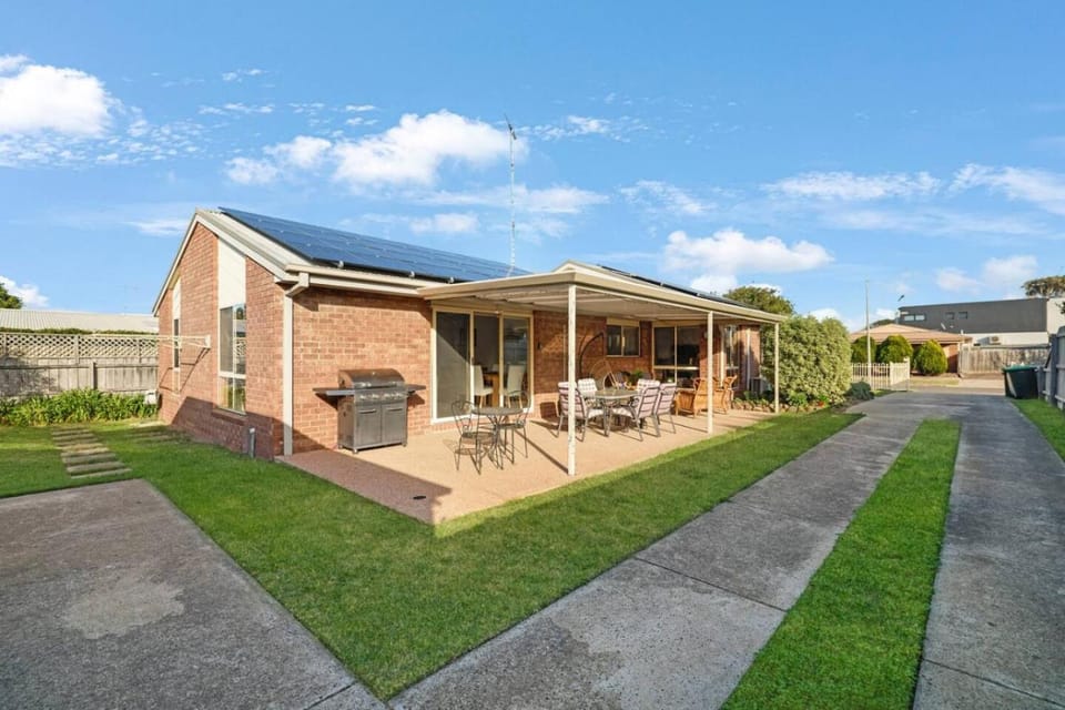 Retro Beach Break - 300 meters to the beach House in Torquay