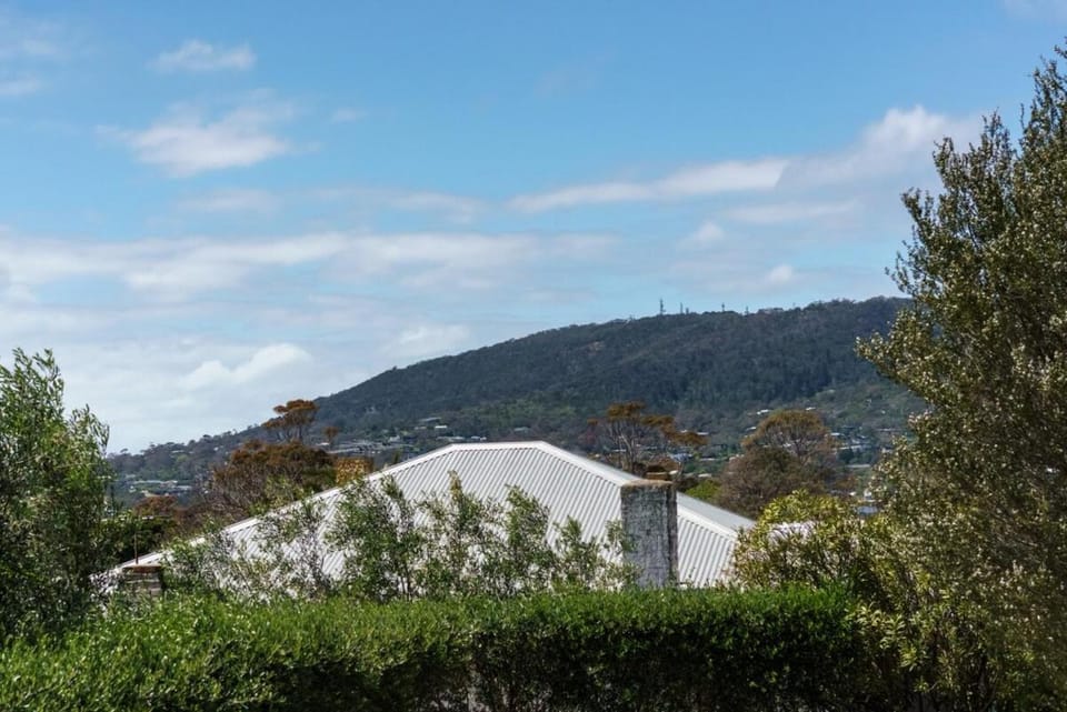Spacious beachside family home House in Rosebud