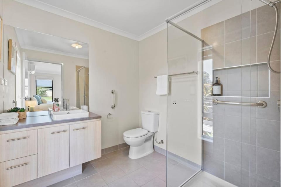 Sunny and roomy coastal getaway House in Cowes
