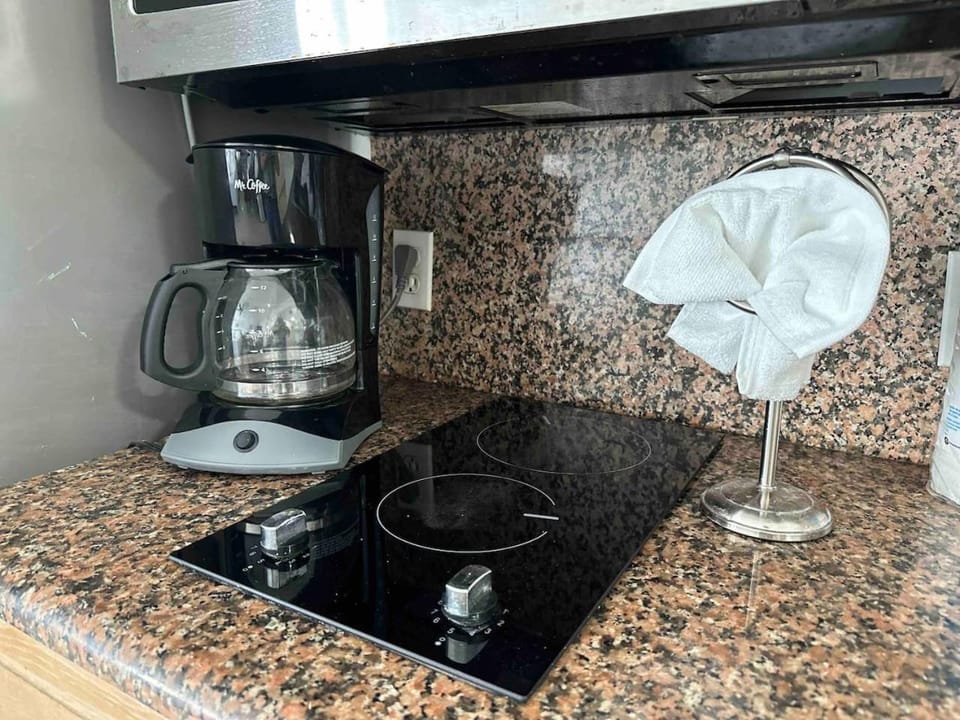 Coffee/tea facilities, Kitchen or kitchenette