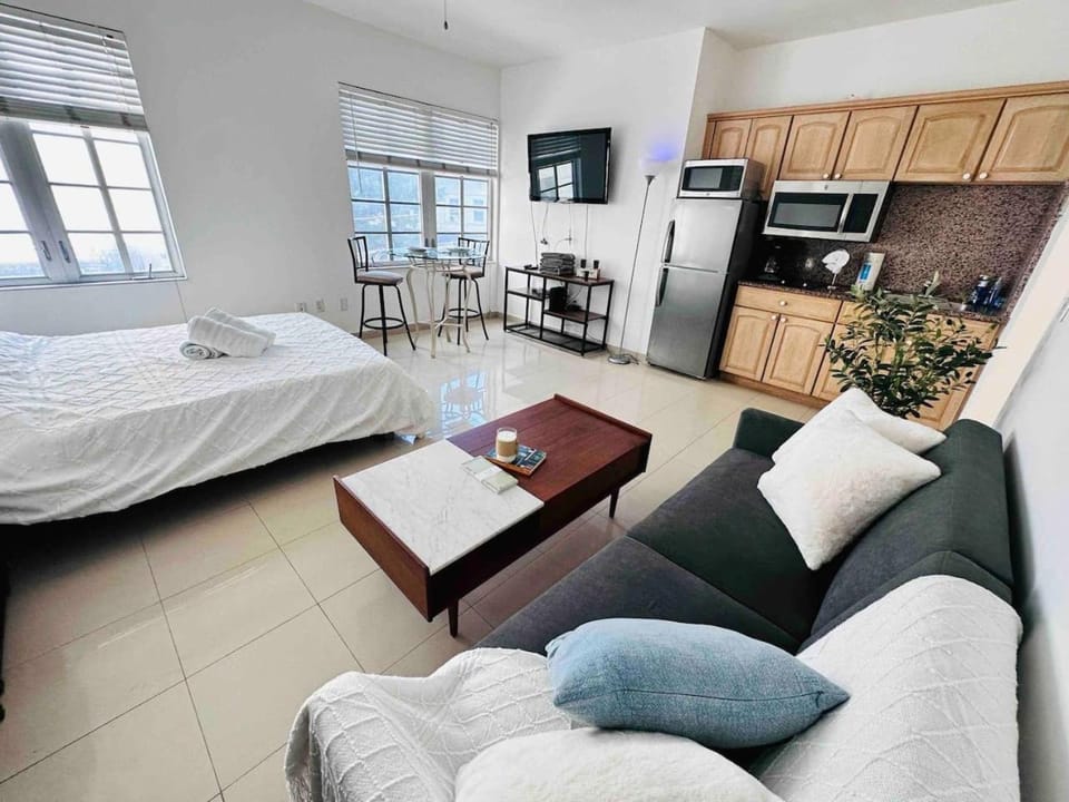 Kitchen or kitchenette, Living room, Seating area, Bedroom