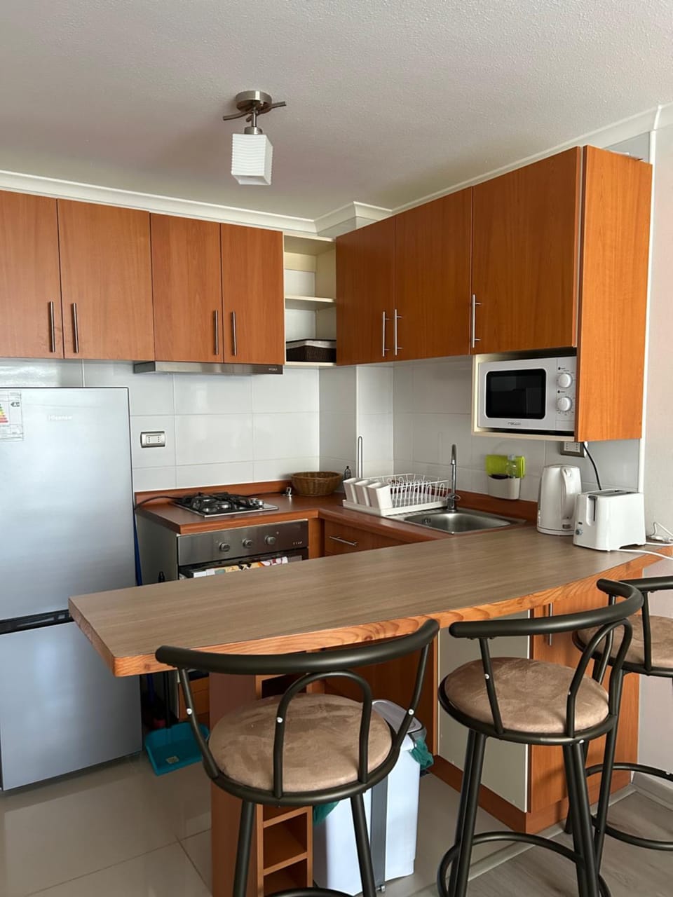 Kitchen or kitchenette, dishwasher, oven