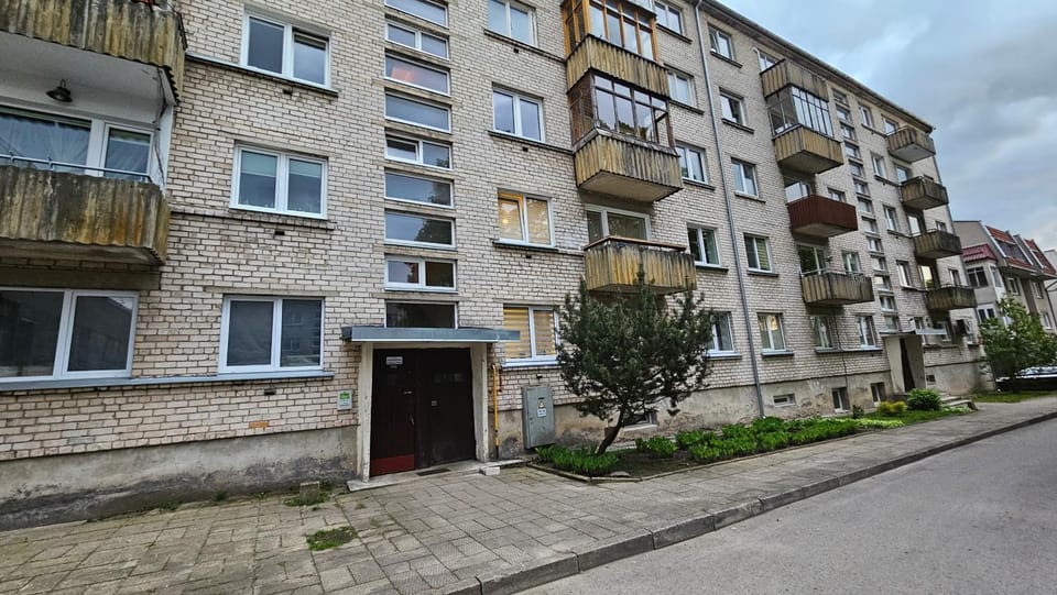 Property building, Day, Street view