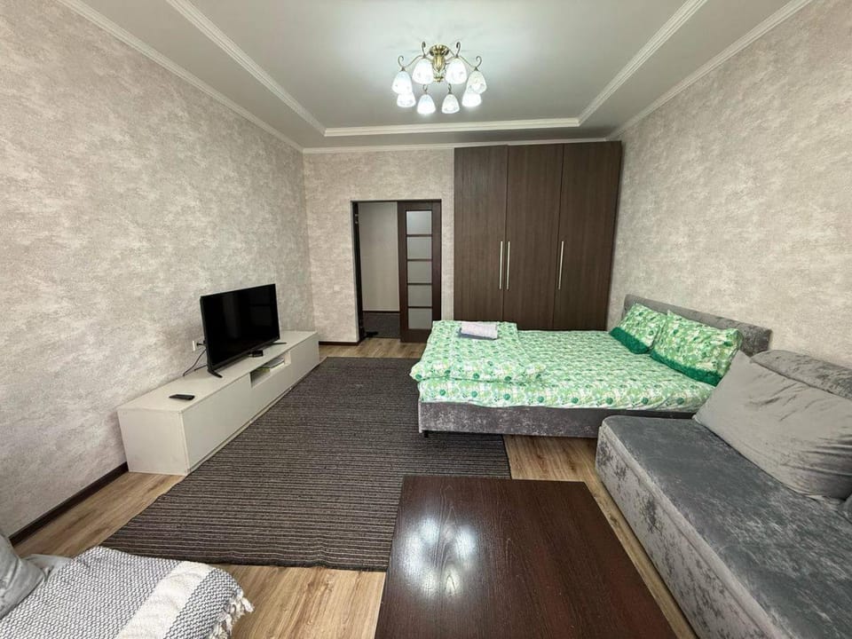Bed, TV and multimedia, wardrobe