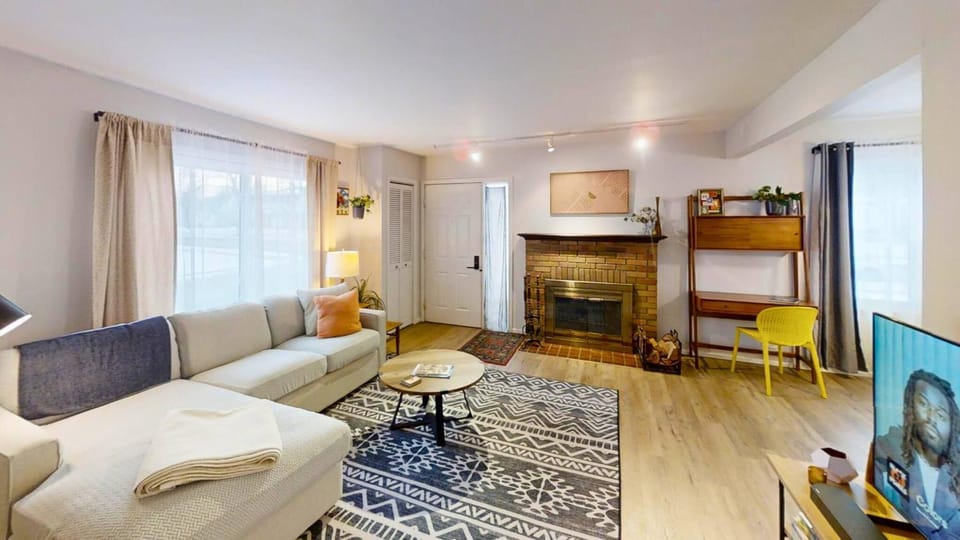 Living room, Business facilities, fireplace