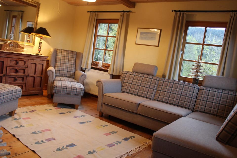 Communal lounge/ TV room