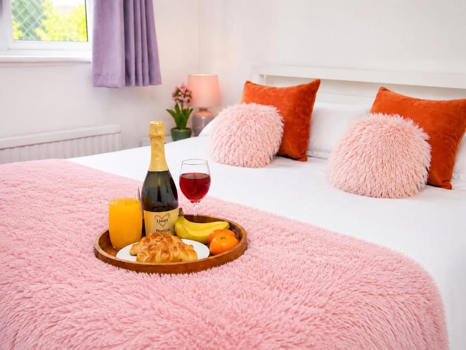 Bed, Day, Bedroom