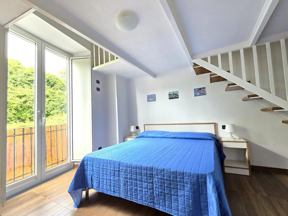 Bed, Balcony/Terrace, Photo of the whole room, Bedroom