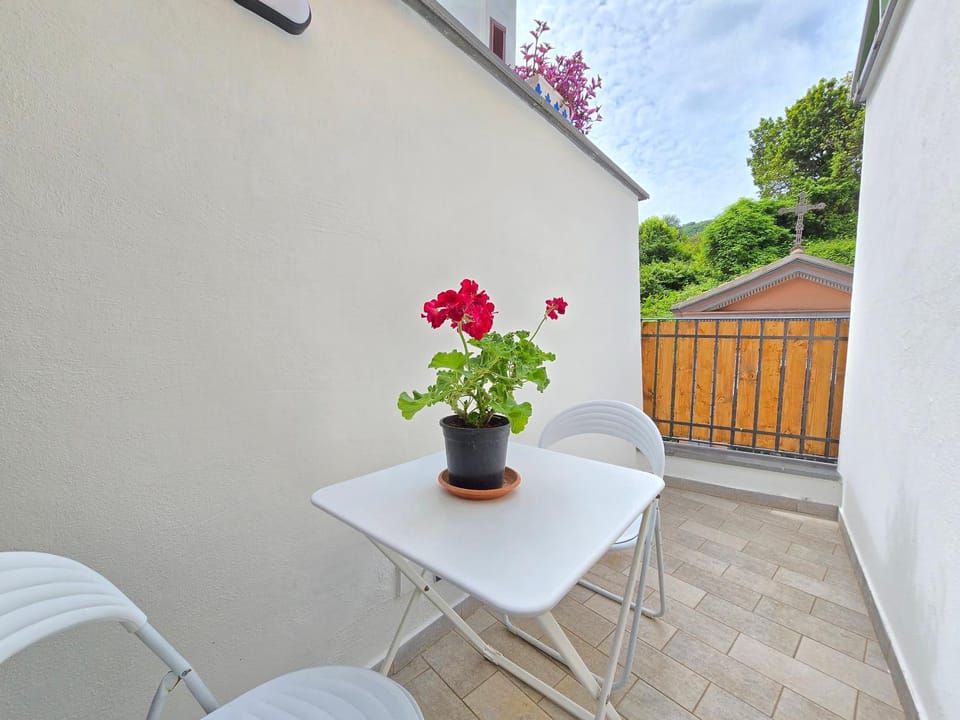 Patio, View (from property/room), Balcony/Terrace