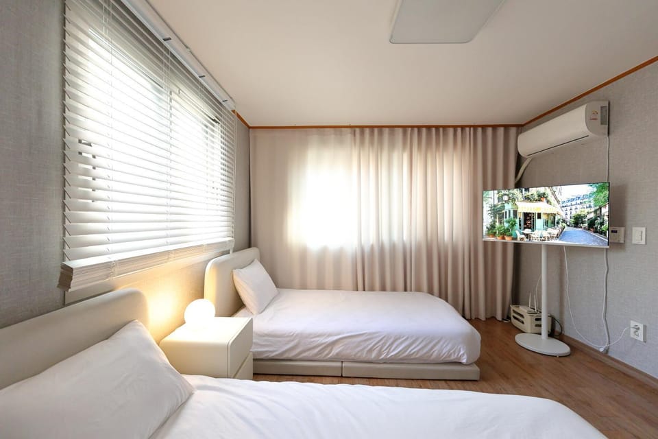 New! Cozy! #Grace Haven at Coex# 2R 3Bed, 3-min Subway #Next to Coex# Gangnam District, Jamsil, Lotte world# Apartment in Seoul