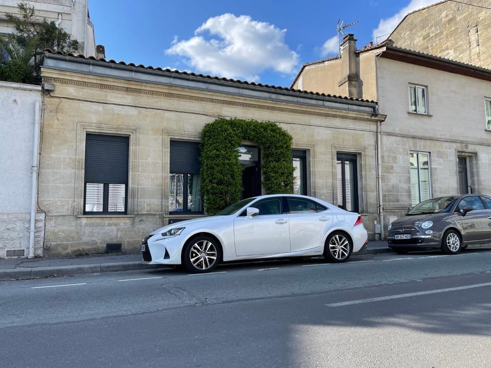 Property building, Location