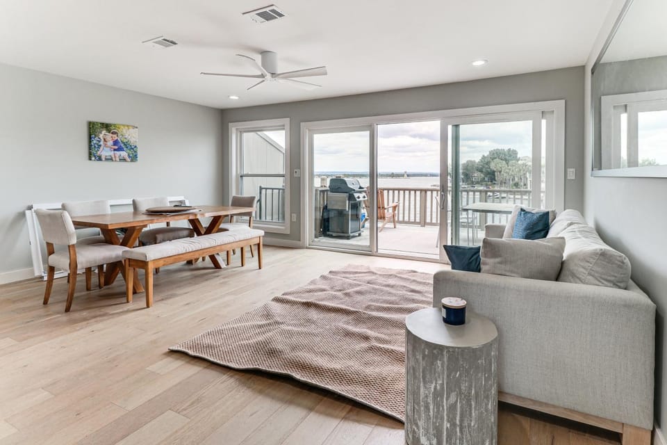 Lakefront Horseshoe Bay Retreat w/ Private Dock House in Lake Lyndon B Johnson