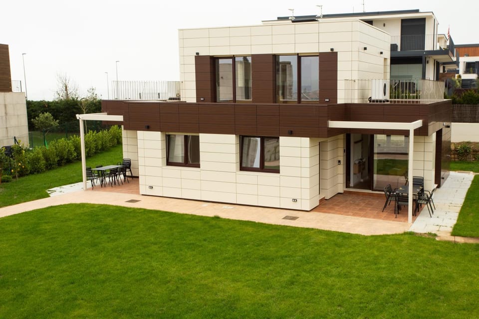 Property building, Garden, Garden view