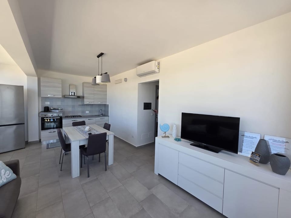 TV and multimedia, Dining area, stove