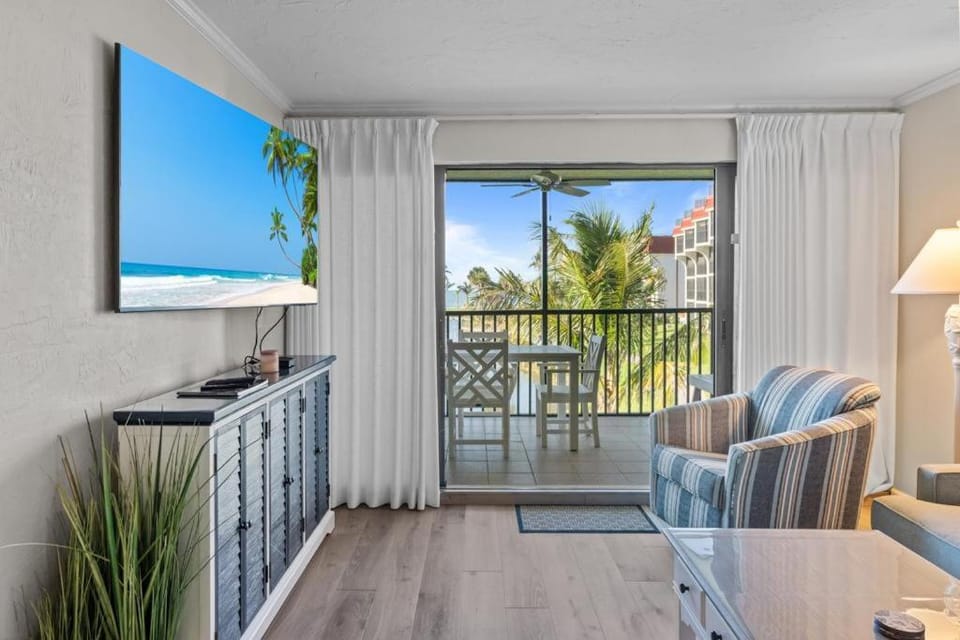 Pointe Santo C26 House in Sanibel Island