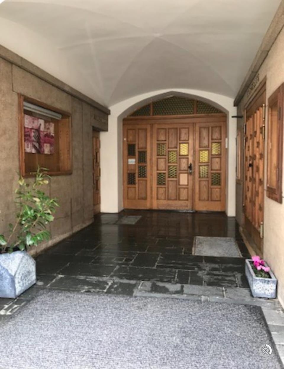Facade/entrance