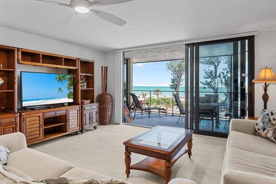Pine Cove 203 House in Sanibel Island