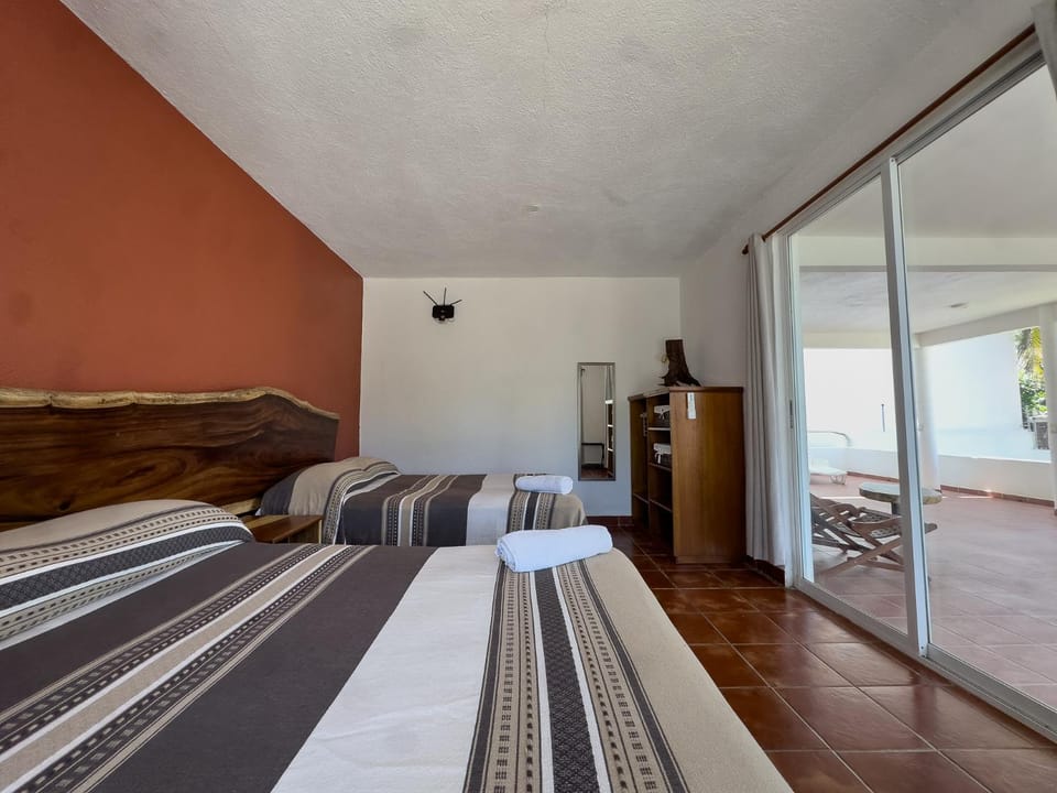 Bed, Photo of the whole room, air conditioner