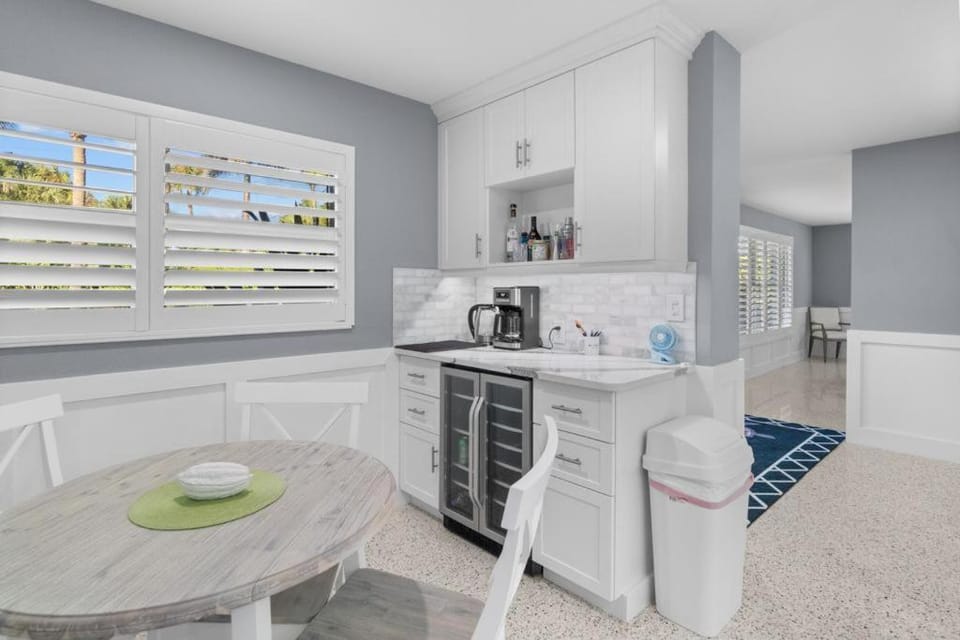 Islandy House in Sanibel Island