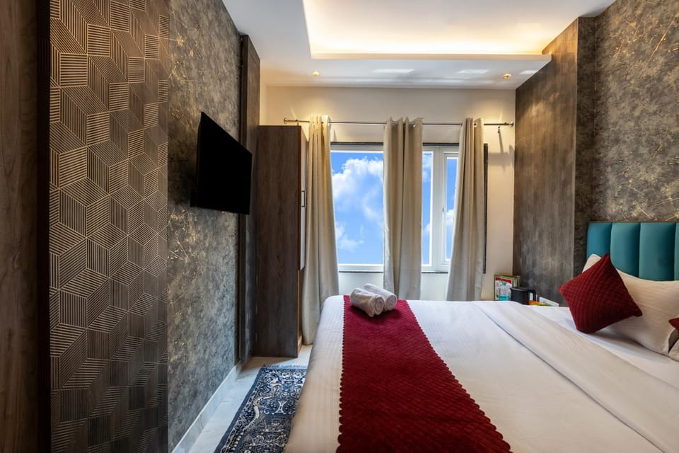 Communal lounge/ TV room, Bed, TV and multimedia, Photo of the whole room, Bedroom