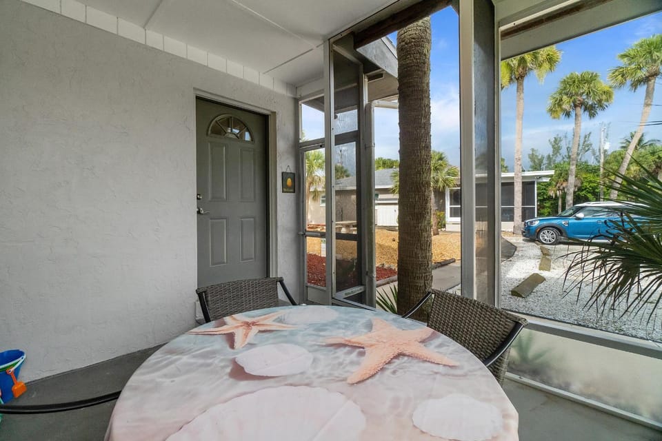 Sanibel Shores B2 House in Sanibel Island