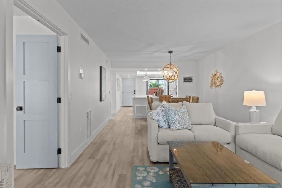 Pointe Santo C1 House in Sanibel Island