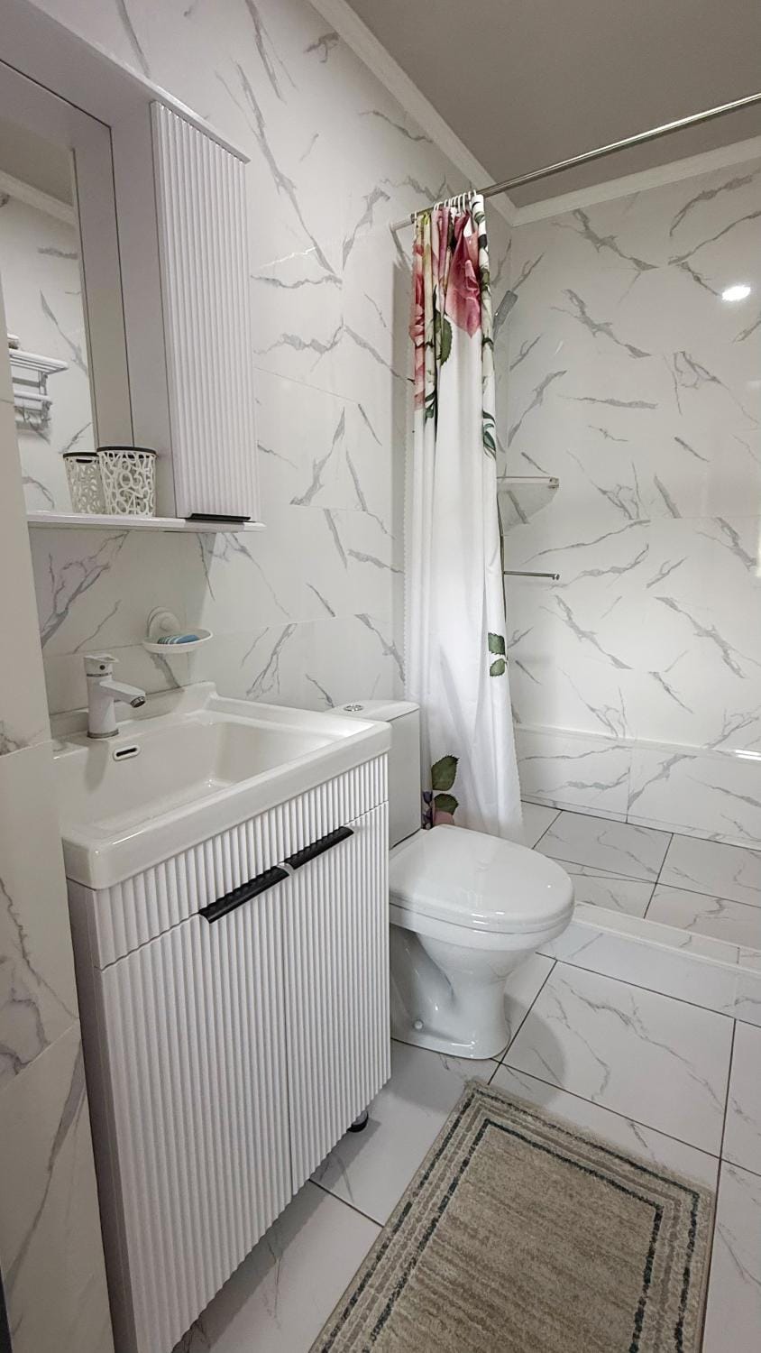Toilet, Bath