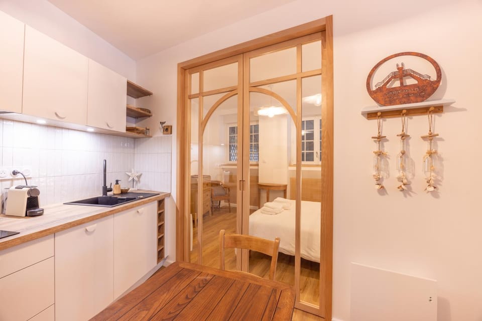 La p'tite barque des remparts Mer Apartment in St-Malo