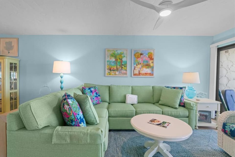 Pointe Santo C32 House in Sanibel Island