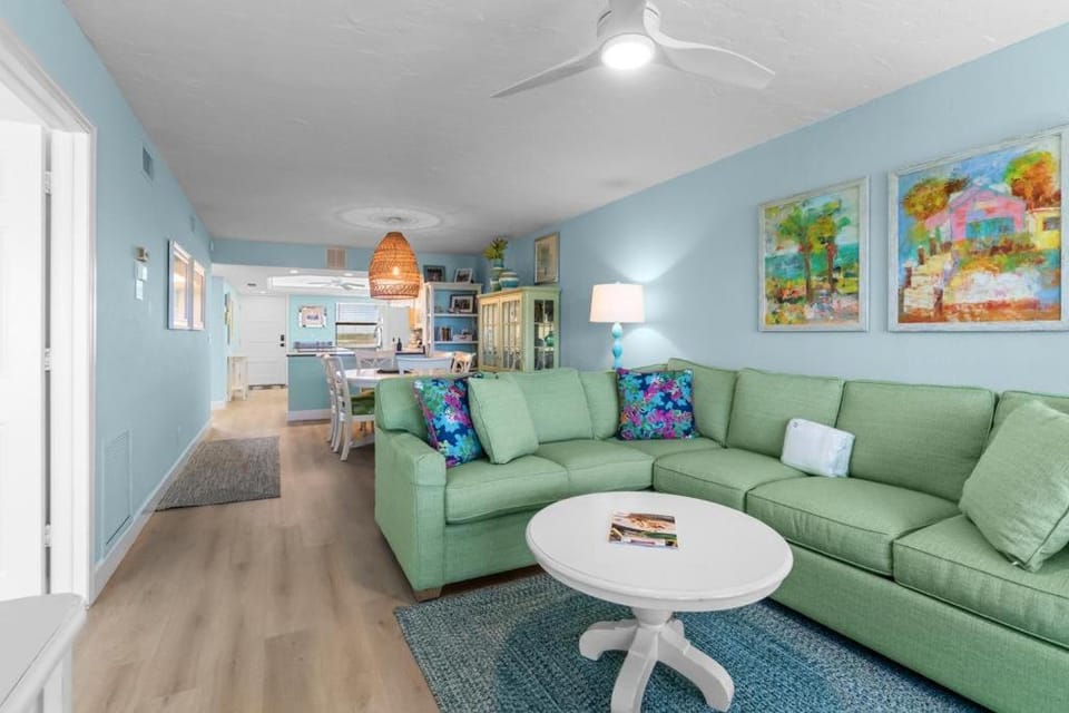 Pointe Santo C32 House in Sanibel Island