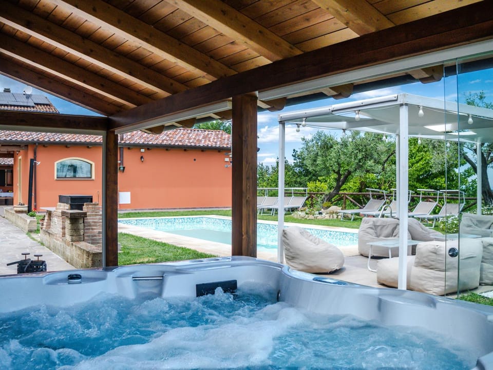 Natural landscape, Garden, Hot Tub, Garden view, Pool view, sunbed