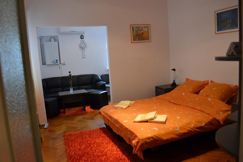 Victoria Studio Apartment in Bucharest