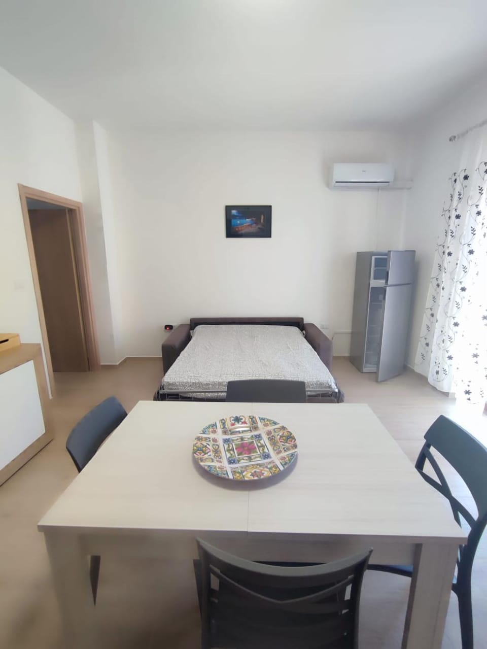 Bed, Kitchen or kitchenette, Living room, Photo of the whole room, Seating area, Dining area, air conditioner