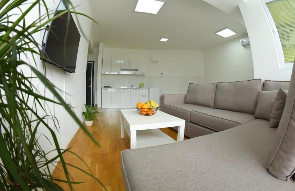 Communal lounge/ TV room, TV and multimedia, Kitchen or kitchenette, Living room, Seating area, Dining area, Evening entertainment, minibar, oven