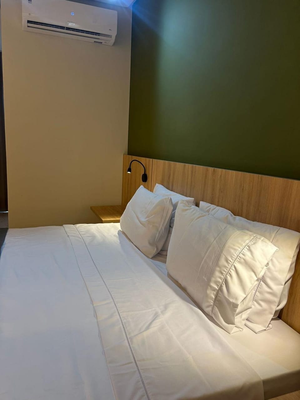 Bed, air conditioner