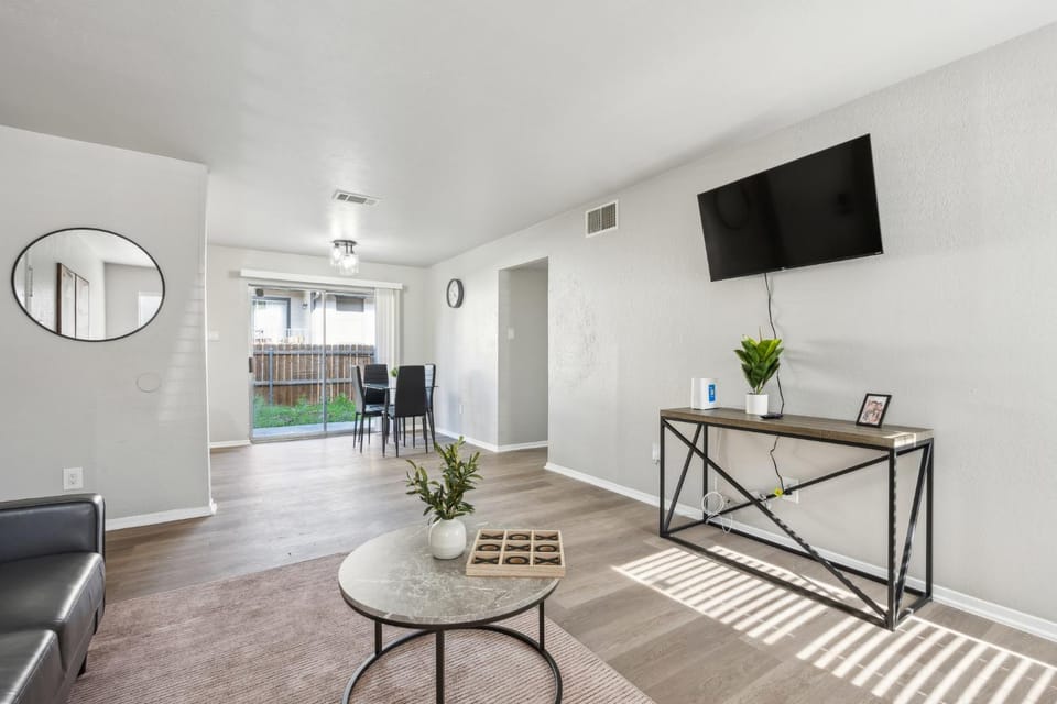 The Chandler 1111 I Comfy 2 Bed 2 Bath Apartment in Grand Prairie