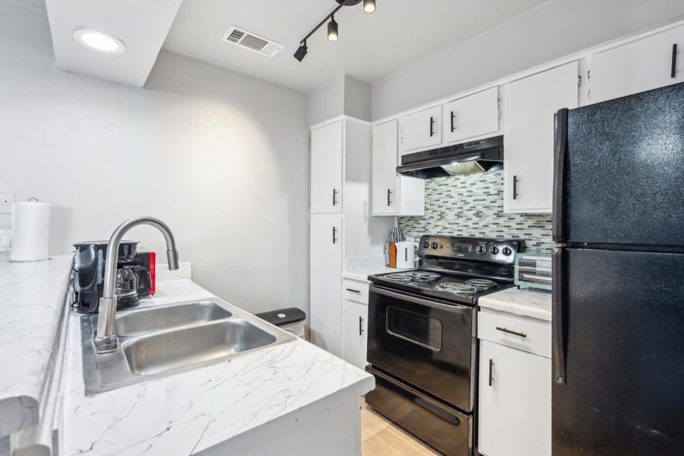 The Chandler 1111 I Comfy 2 Bed 2 Bath Apartment in Grand Prairie