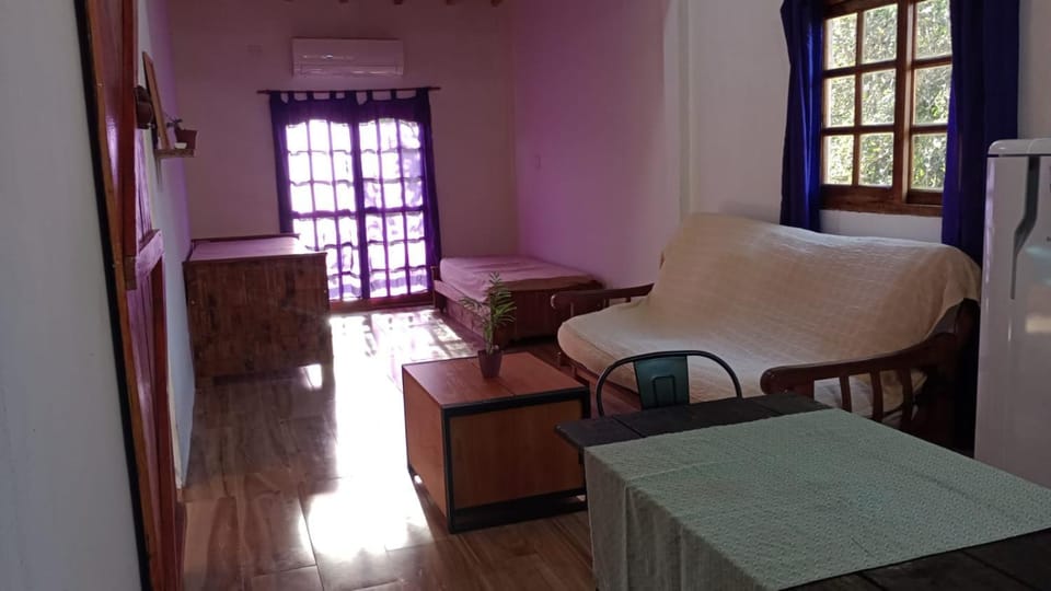 Hostel Lo De Amelia - Solo Mujeres, Only Women Hostel in Puerto Iguazú