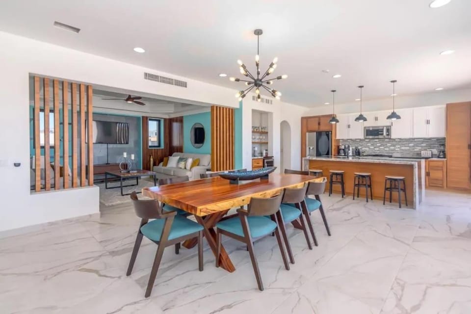 Elegant 6BR Oasis with Ocean Views Pool & Golf House in San Jose del Cabo