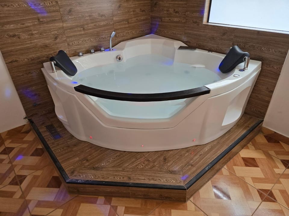 Hot Tub, Hot Tub