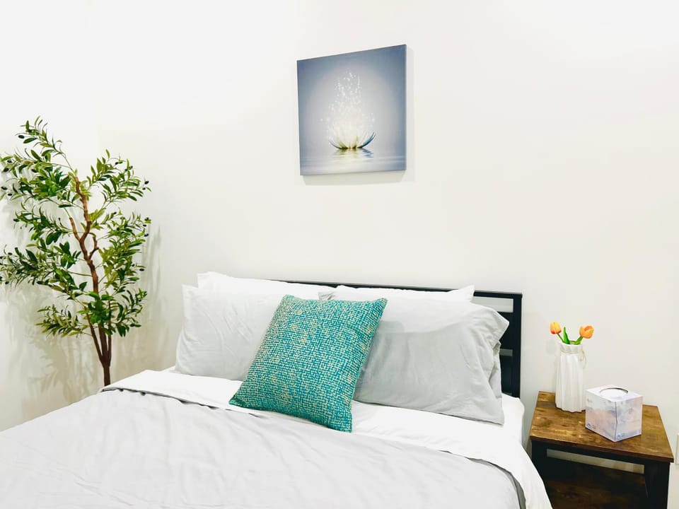 Newly Built Modern Central 2B On Sherman with Free Parking Apartment in Van Nuys