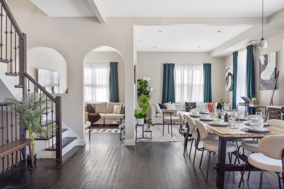 Biggest Duplex 6BD in Bushwick for 16 Guests Apartment in Bedford-Stuyvesant